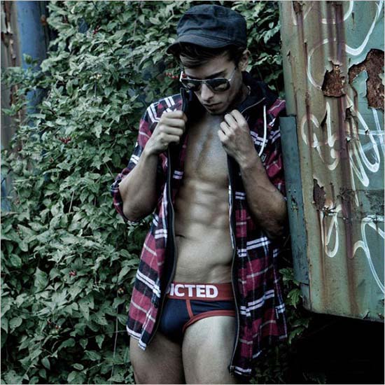 Slip Addicted Hombre